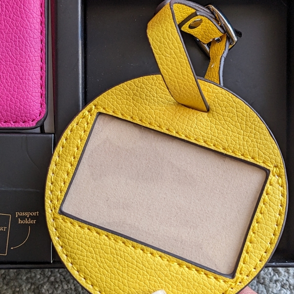 Collection Xiix NWT 3 PC travel set passport earbuds luggage tag pink ye… - Picture 7 of 16